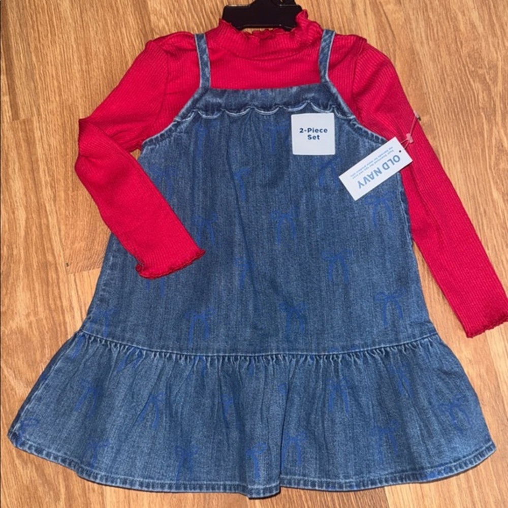 🛍NWT 🛍PRETTY  LITTLE GIRLS 2 PIECE DRESS SIZE 12-18 MONTHS 🛍